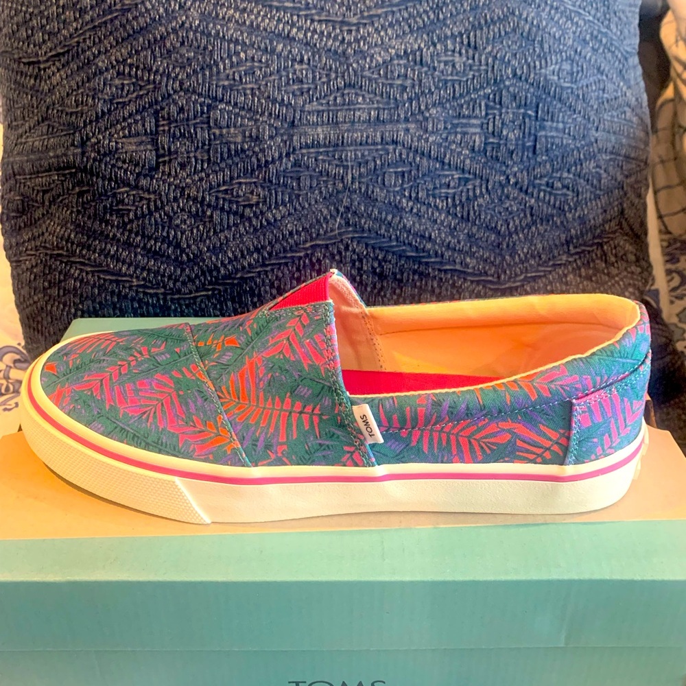 Tom’s Fenix slip on